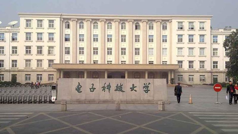 揭秘 PCB 打样：揭秘背后的技术细节与选厂标准